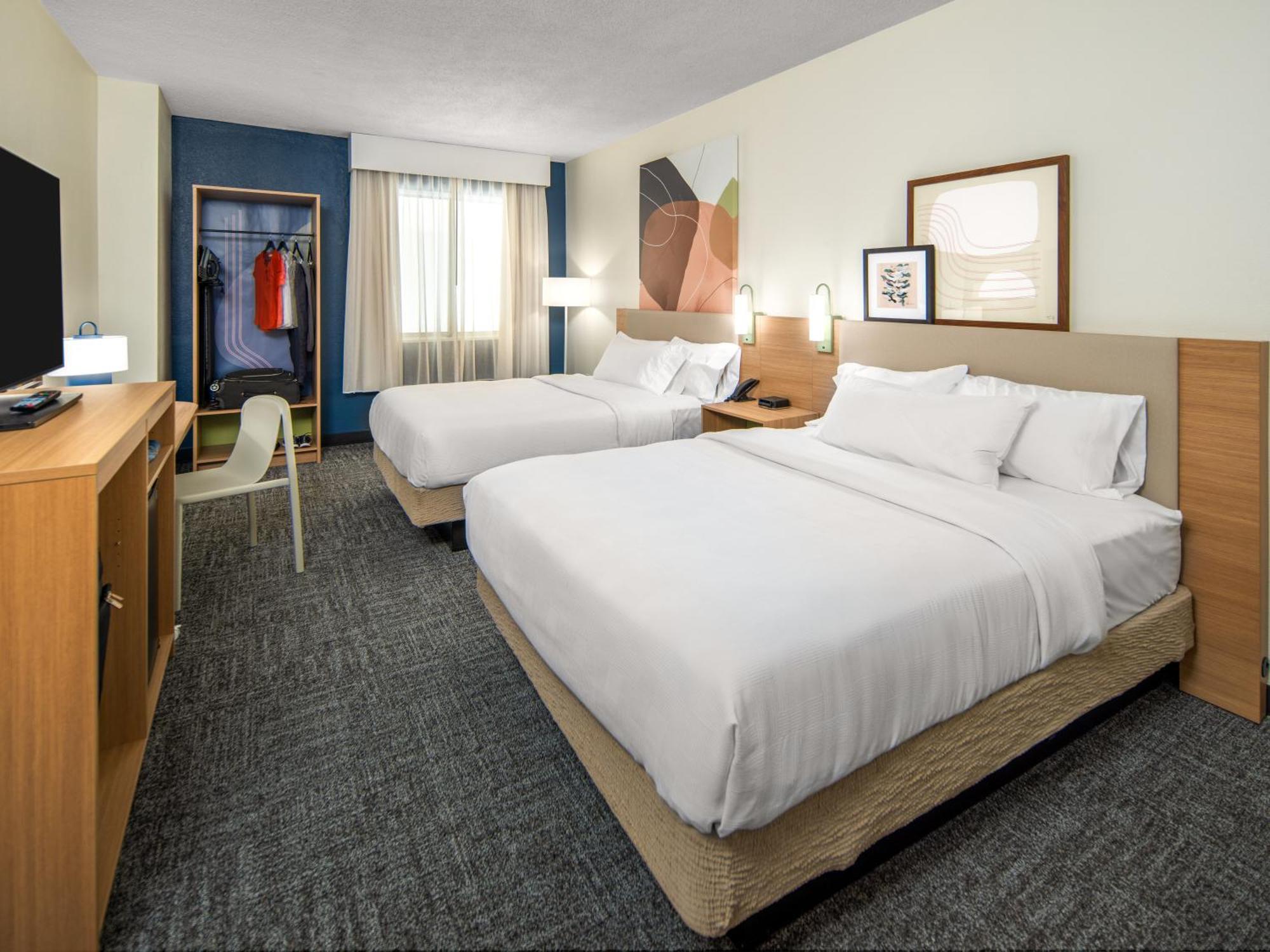 Spark By Hilton Near The Park 3*