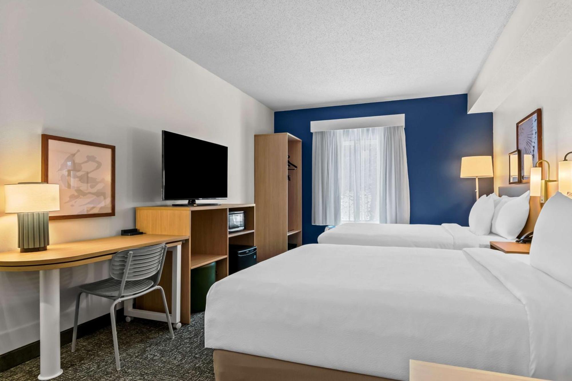 Hotel Spark By Hilton Near The Park 3*