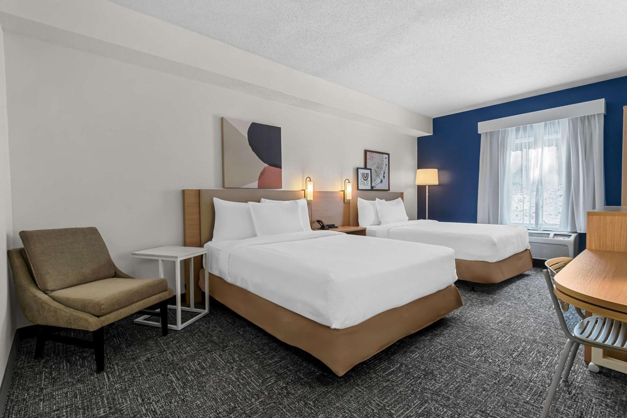 Spark By Hilton Near The Park Hershey